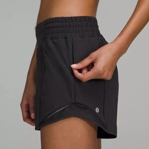 Hotty Hot High-Rise Lined Short 4" Size 8